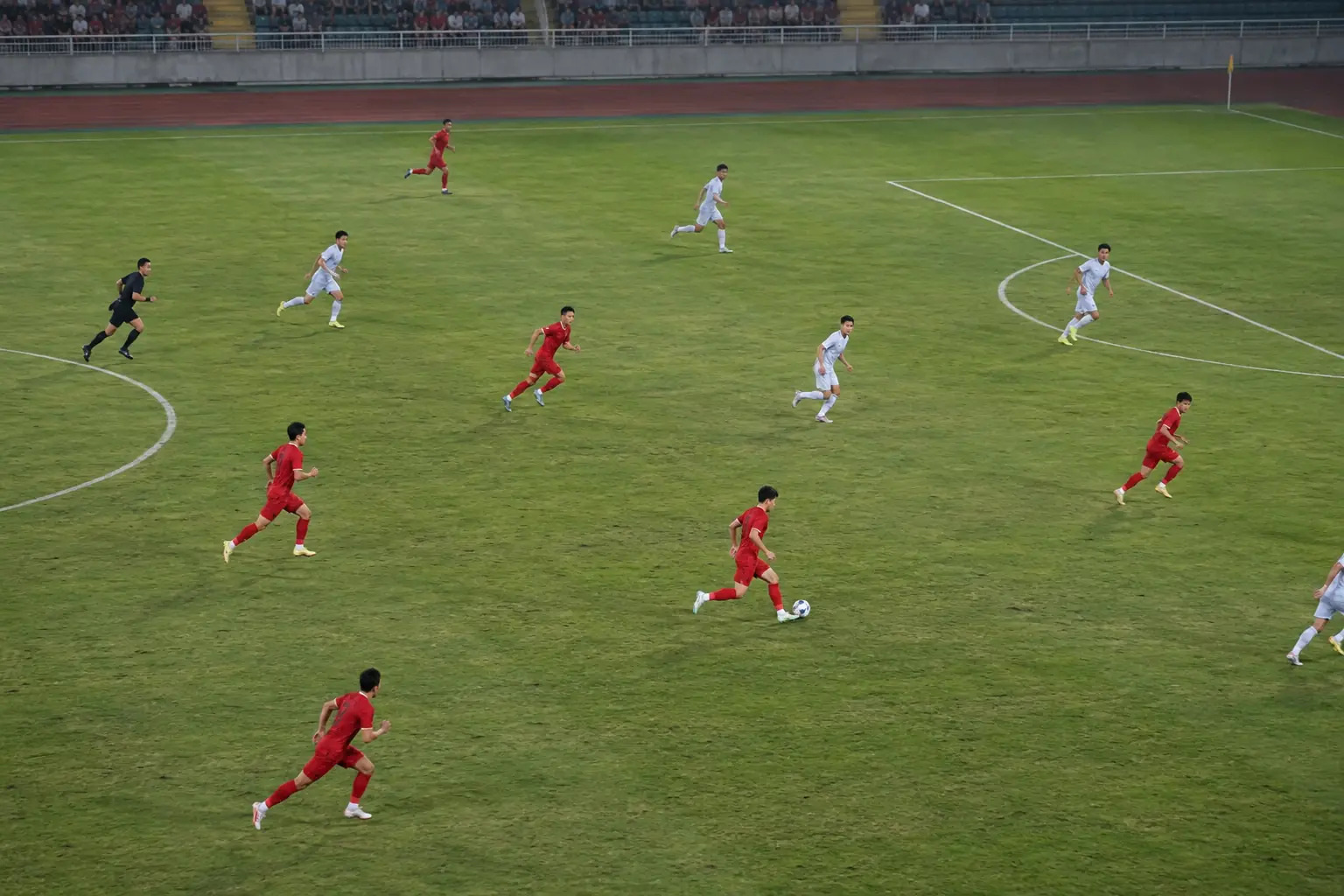 Ninh Bình thắng HAGL 4-3, lên đầu bảng sau màn rượt đuổi