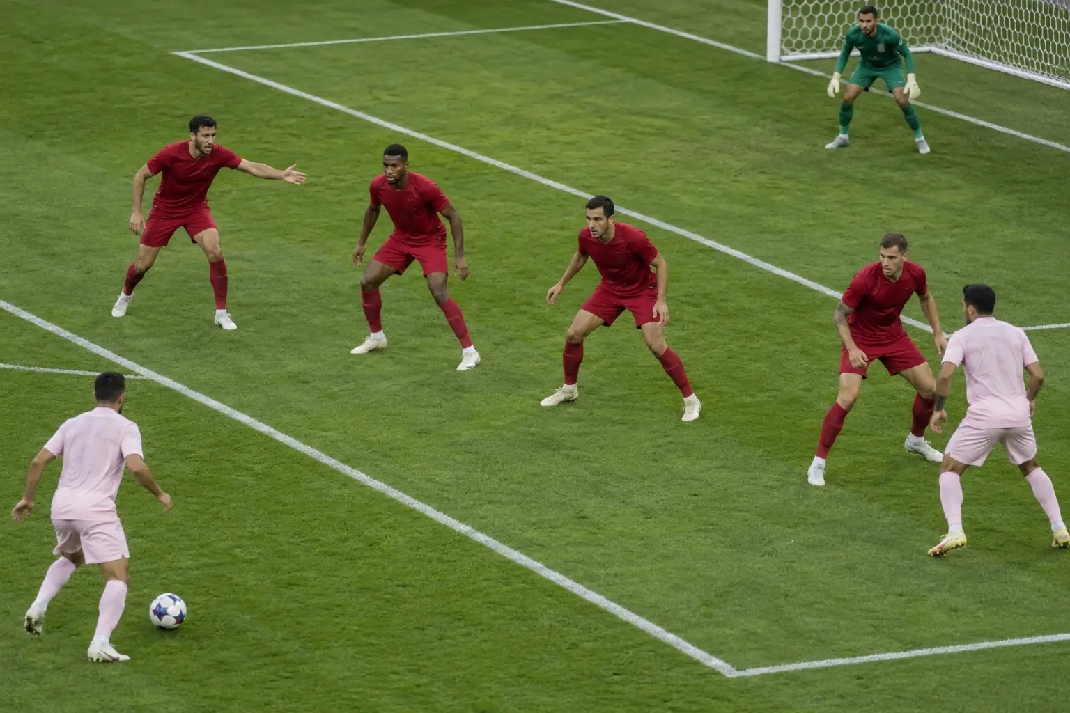 Inter Miami thua Red Bulls 0-2, Messi vào sân từ ghế dự bị