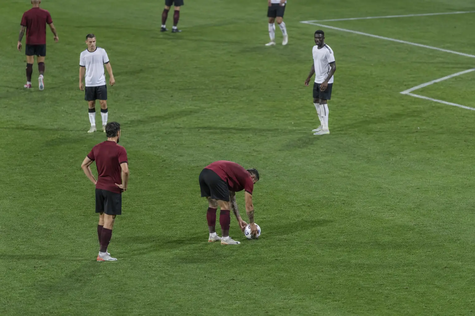 AC Milan thắng Udinese 2-0, bắt kịp Roma về điểm số